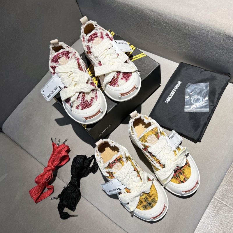 Smilerepublic Canvas Shoes